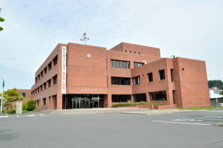 役場庁舎の外観